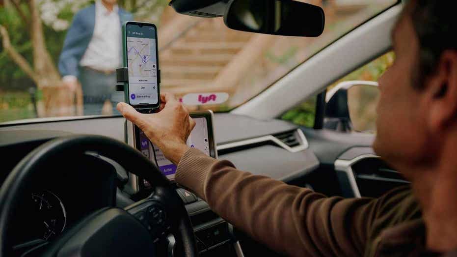 Lyft lets you 'favorite' your best drivers and block the worst